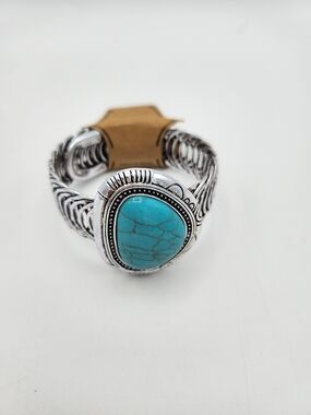 Rustic Couture Turquoise Stone Silver-Tone Adjustable Women's Bracelet--New